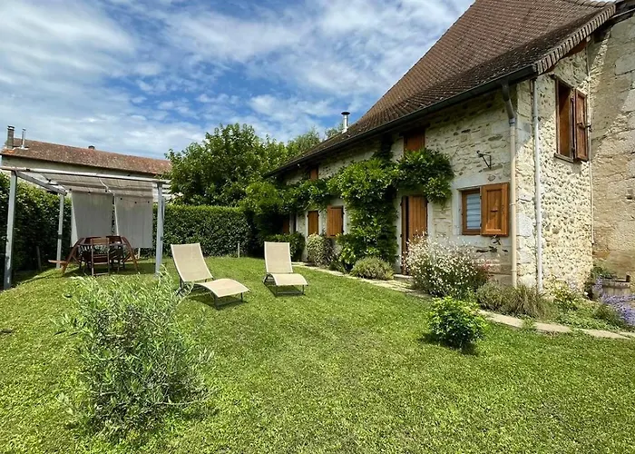 La Maison Des Commis